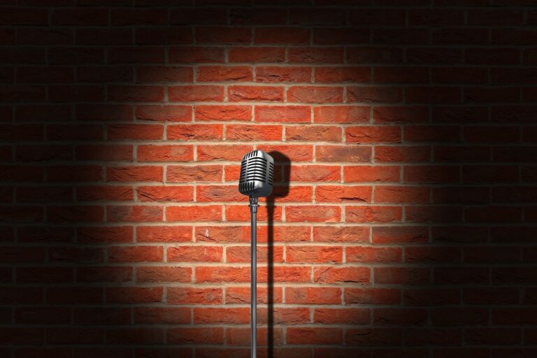 Monólogos cómicos en tu evento: cómo conseguir que hasta el más serio suelte una carcajada